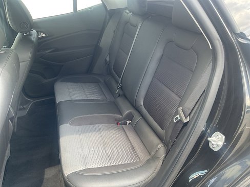 Used 2024 Chevrolet Trax LT image 11
