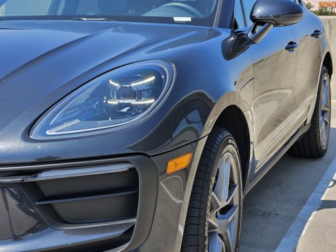 Certified 2025 Porsche Macan image 15