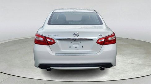 Used 2017 Nissan Altima 2.5 SV w/ Convenience Package image 5