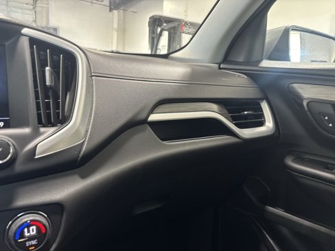 Used 2023 GMC Terrain SLT image 17