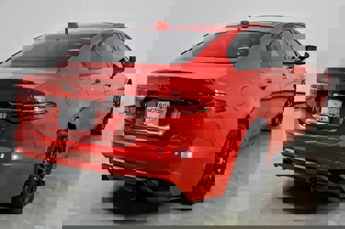 Used 2020 Jaguar XE S image 12