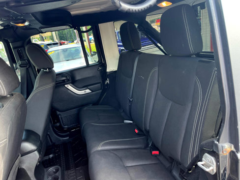 Used 2016 Jeep Wrangler Unlimited Sahara w/ Connectivity Group image 21