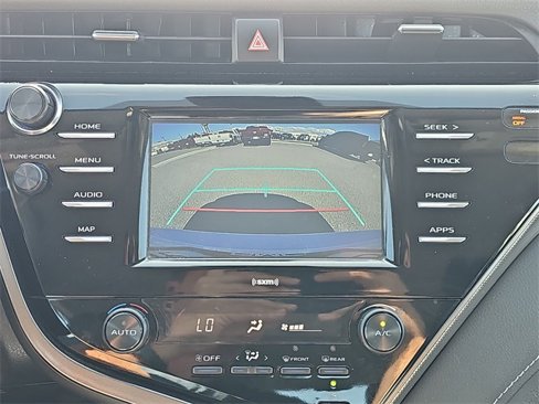 Used 2020 Toyota Camry SE image 12