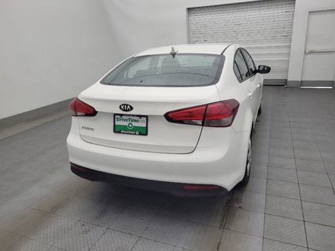 Used 2017 Kia Forte LX image 7