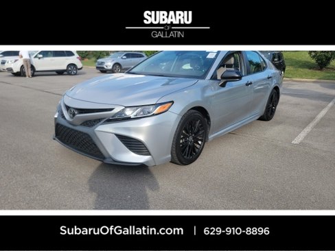 Used 2020 Toyota Camry SE image 1