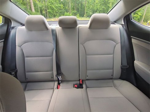 Used 2018 Hyundai Elantra SE image 28