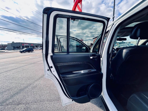 Used 2014 Jeep Compass Latitude w/ Sun/Sound Group image 26