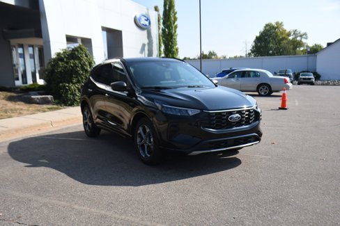 Used 2023 Ford Escape ST-Line w/ Tech Pack #1 image 9
