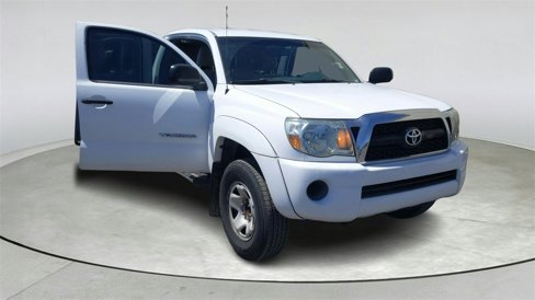 Used 2011 Toyota Tacoma PreRunner image 8