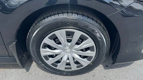 Used 2022 Toyota Camry LE image 4