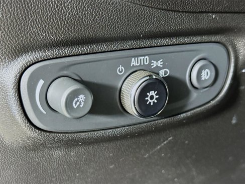 Used 2020 Chevrolet Equinox LT image 11