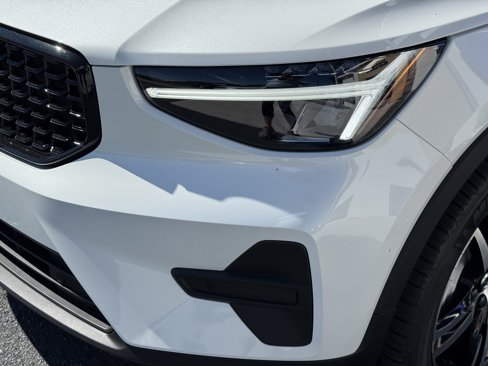 New 2026 Volvo XC40 B4 Core w/ Protection Package image 7