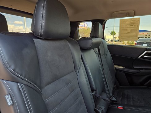 Used 2024 Mitsubishi Outlander SE image 14