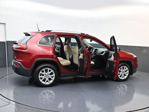 Used 2017 Jeep Cherokee Latitude w/ Safety/Convenience Group image 27