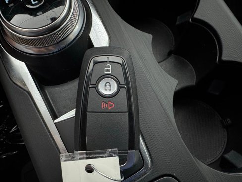 Used 2020 Ford Escape SE image 29