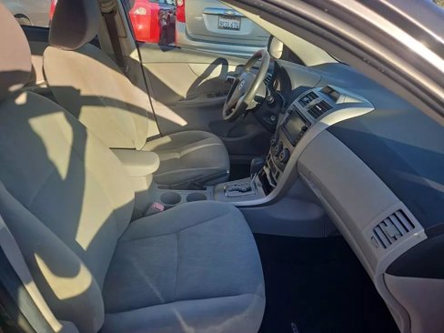Used 2013 Toyota Corolla LE Special Edition image 26