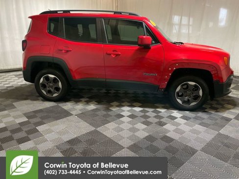 Used 2015 Jeep Renegade Latitude w/ Cold Weather Group II image 9