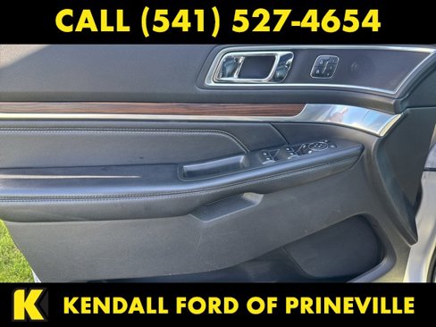 Used 2017 Ford Explorer Limited image 16