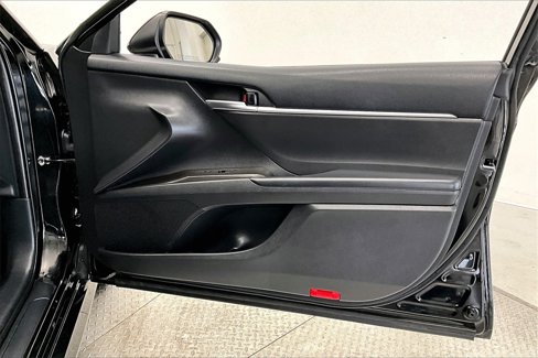 Used 2022 Toyota Camry LE image 18