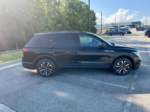 Used 2022 Volkswagen Tiguan S image 12
