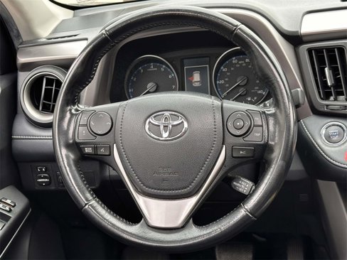 Used 2018 Toyota RAV4 XLE image 20