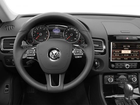 Used 2014 Volkswagen Touareg TDI image 6