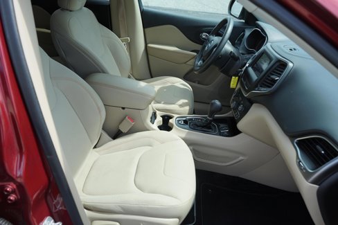 Used 2019 Jeep Cherokee Latitude w/ Popular Appearance Group image 26