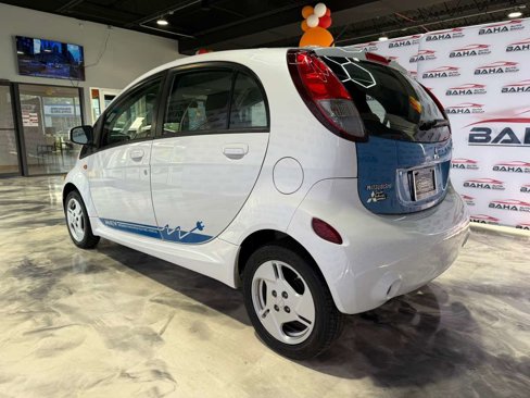 Used 2012 Mitsubishi i ES image 8