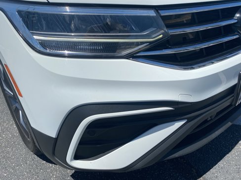Certified 2022 Volkswagen Tiguan SE image 9