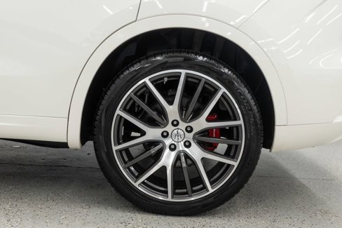 Used 2022 Maserati Levante GT image 33