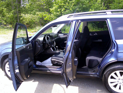 Used 2011 Subaru Forester 2.5X Premium w/ All-Weather Pkg image 7