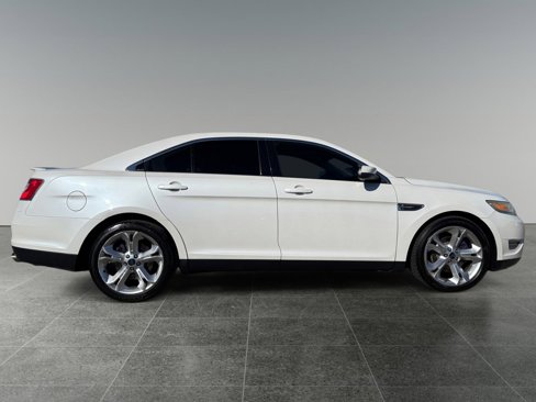 Used 2010 Ford Taurus SHO image 8