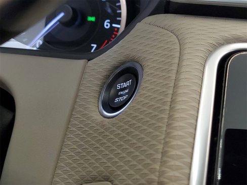 Used 2023 Land Rover Range Rover Velar R-Dynamic S image 18