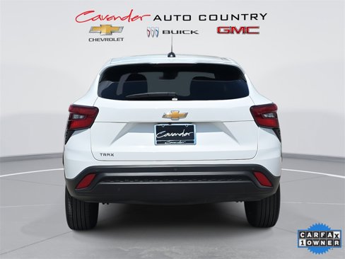 Used 2025 Chevrolet Trax LS w/ Driver Confidence Package image 7