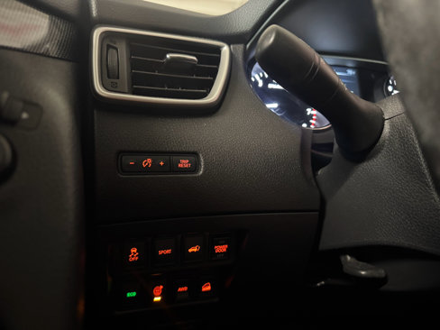 Used 2015 Nissan Rogue SL w/ SL Premium Package image 16