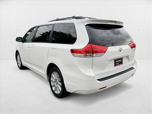 Used 2013 Toyota Sienna LE image 5