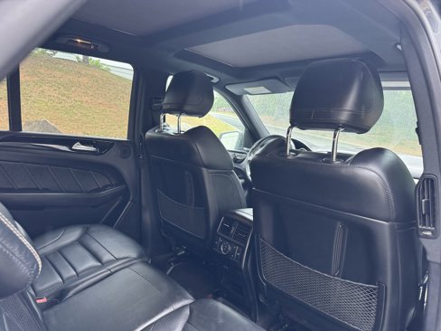 Used 2012 Mercedes-Benz ML 63 AMG 4MATIC image 25
