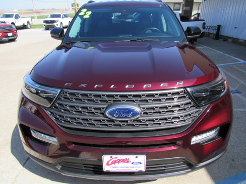 Used 2022 Ford Explorer XLT w/ Equipment Group 202A image 2