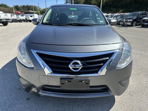Used 2018 Nissan Versa SV image 2