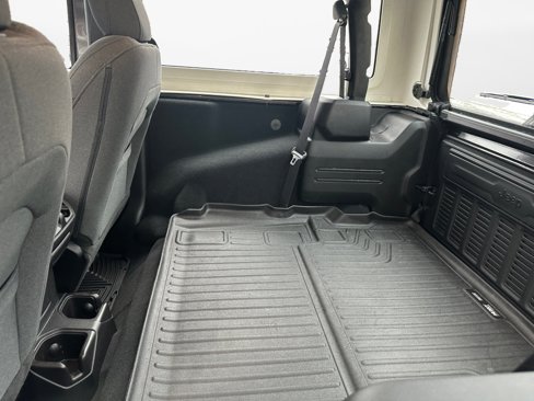 Used 2024 Jeep Wrangler Sport image 15