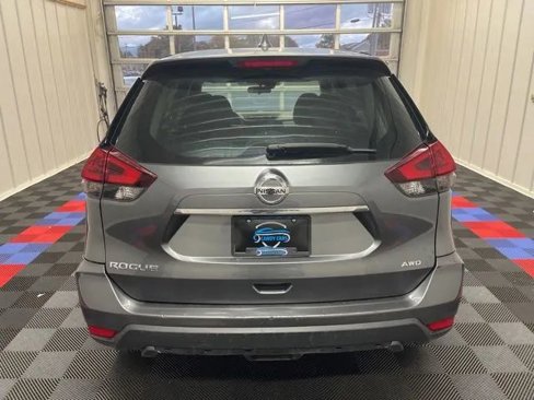 Used 2020 Nissan Rogue S image 4