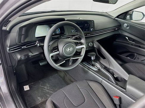 New 2025 Hyundai Elantra SE image 27