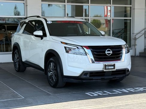 Used 2022 Nissan Pathfinder SV image 6