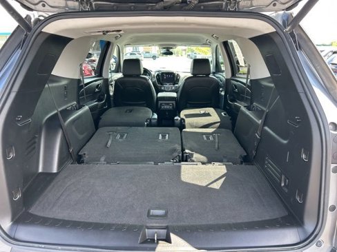 Used 2020 Chevrolet Traverse LT image 35