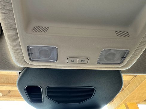 Used 2020 Ford Escape Titanium image 16