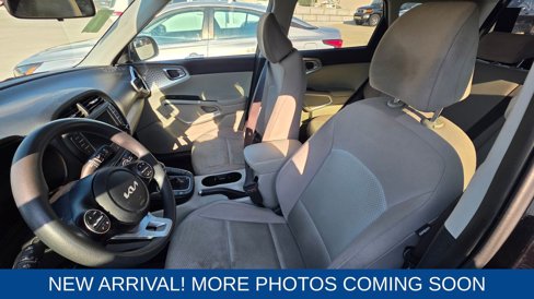 Used 2023 Kia Soul LX image 8