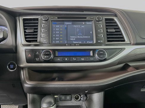 Used 2018 Toyota Highlander Limited image 13