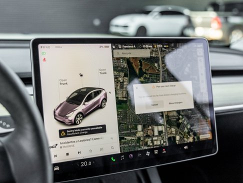 Used 2021 Tesla Model Y Long Range image 24