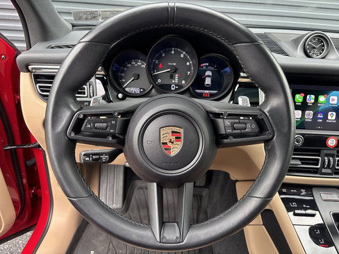 Used 2024 Porsche Macan image 15