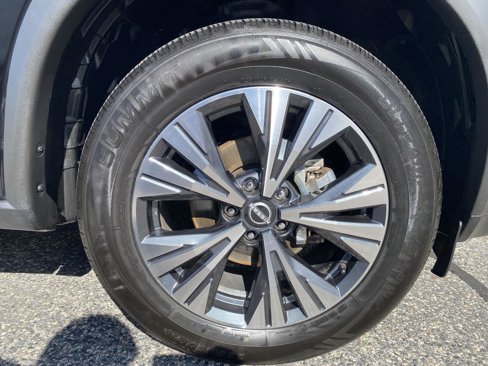 Used 2023 Nissan Rogue SV image 12